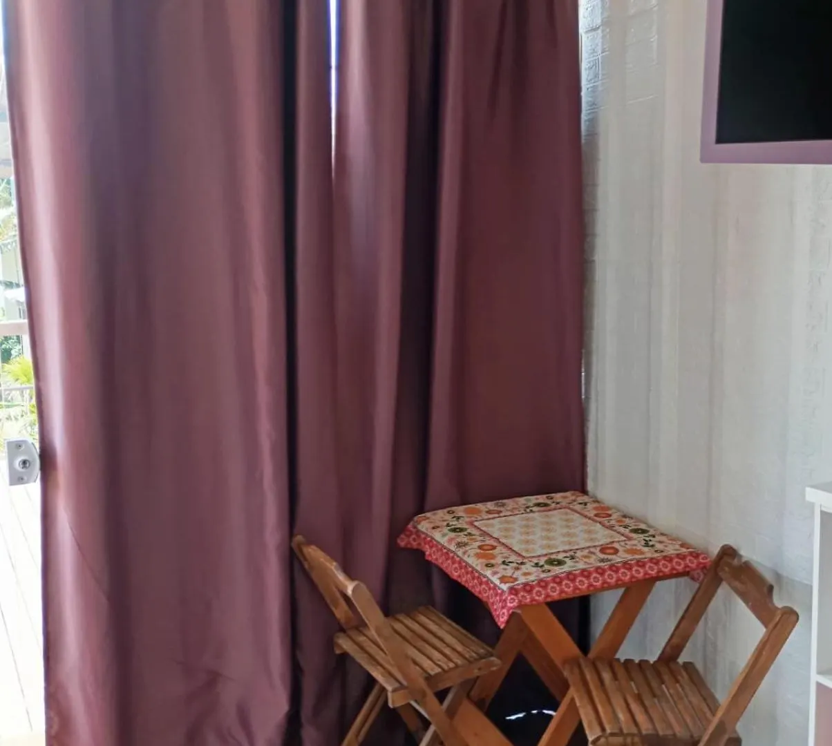 Hindu Box Containers E Cabanas Praia do Rosa 2*,